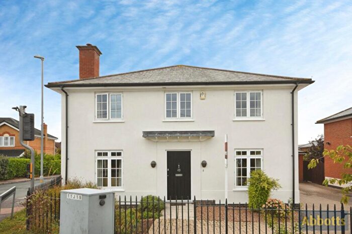 4 Bedroom Detached House For Sale In Kelso Close, Rayleigh, Essex, SS6