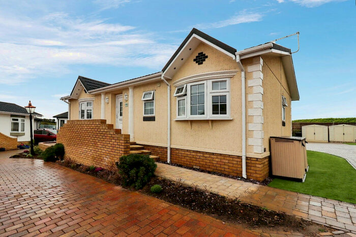 2 Bedroom Park Home For Sale In Herne Bay, Kent, CT6