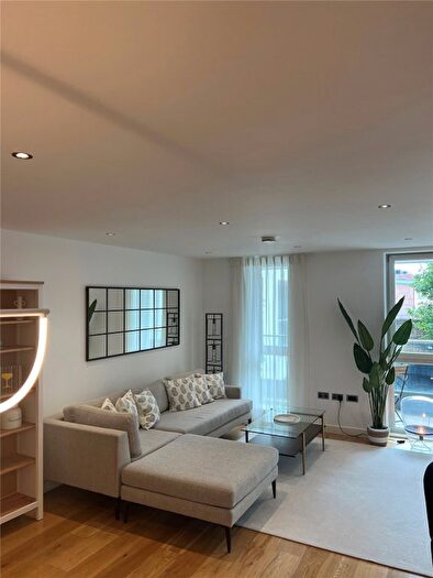 2 Bedroom Flat For Sale In Glenbrook Apartments, Hammersmith, W6