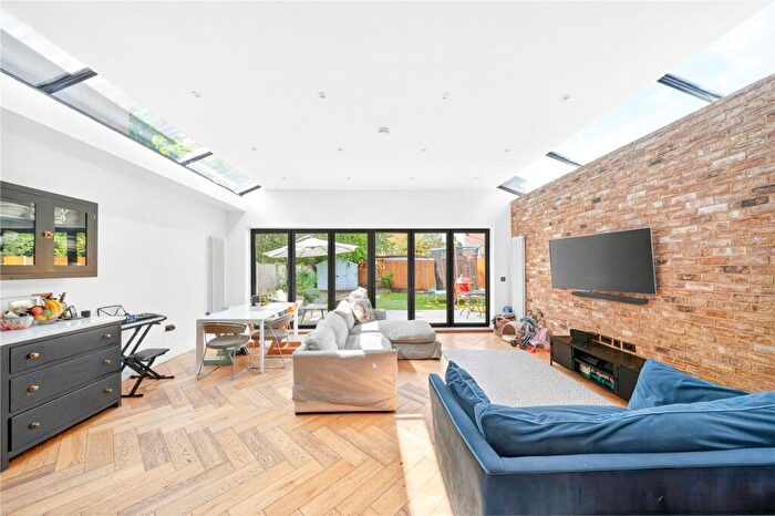 4 Bedroom Terraced House For Sale In Cleveland Park Crescent, Walthamstow, London, E17