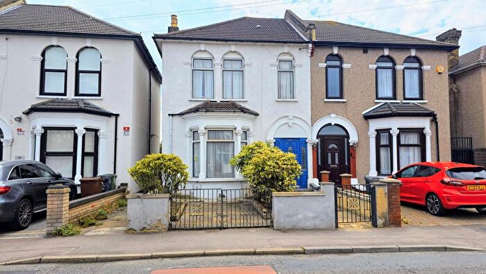 4 Bedroom Semi-Detached House For Sale In Mill Lane, Chadwell Heath, RM6