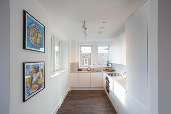 2 Bedroom Flat For Sale In Commercial Way, London, SE15
