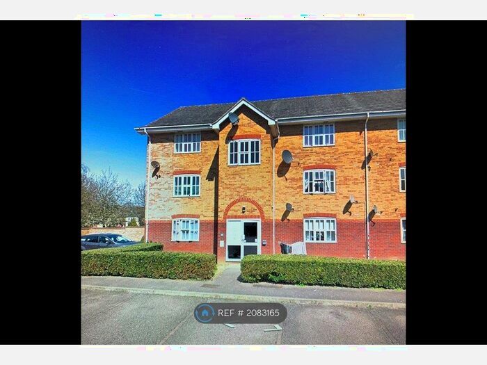 2 Bedroom Flat To Rent In Coal Court, Essex, RM17