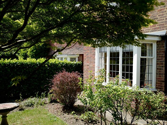 3 Bedroom Semi-Detached House For Sale In Gurney Drive, London, N2