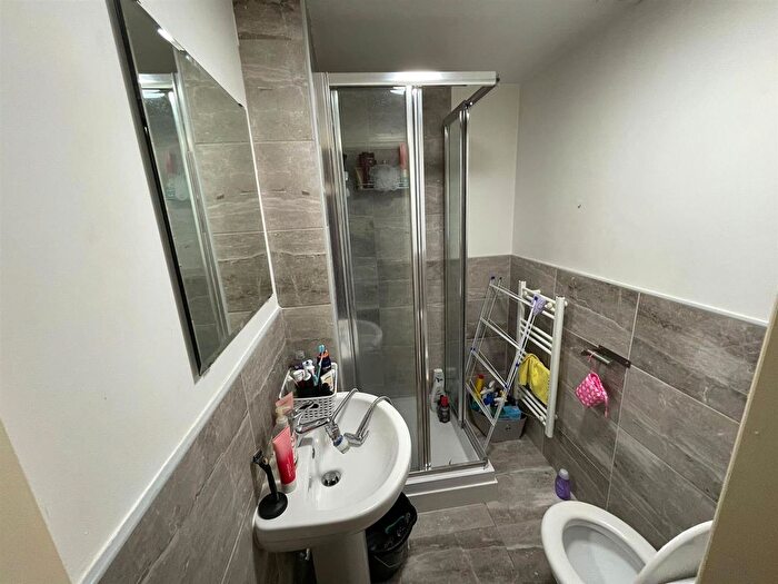 Studio To Rent In Hyde Terrace, Leeds, LS2