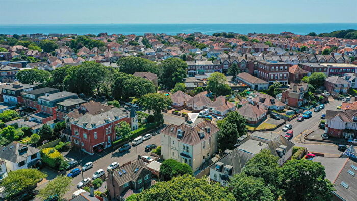 3 Bedroom Flat To Rent In Arnewood Road, Bournemouth, BH6