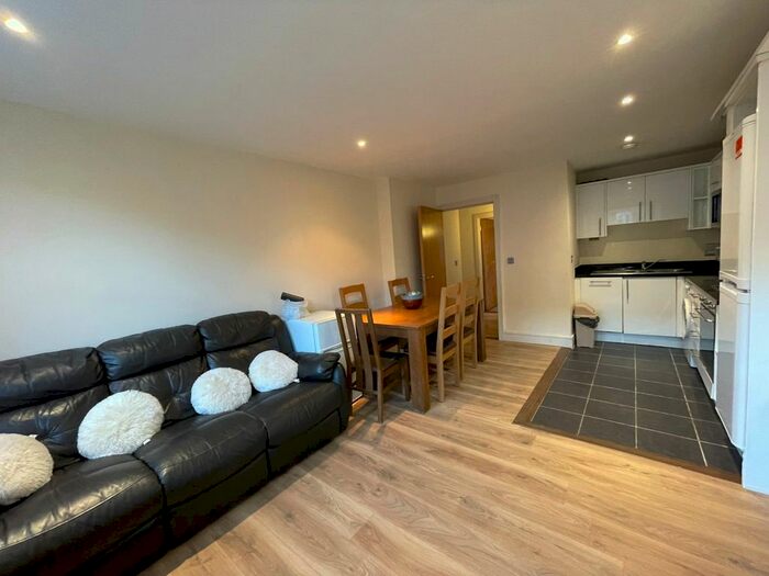 2 Bedroom Flat To Rent In Ashburnham Place, London, SE10
