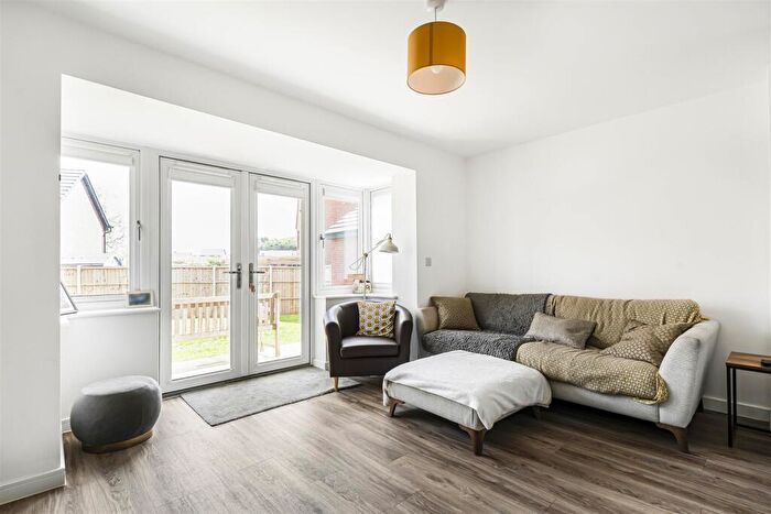 3 Bedroom Semi-Detached House For Sale In Linden Way, Daventry, NN11