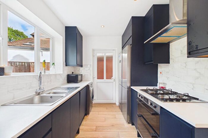 3 Bedroom Detached House To Rent In Radstock Lane, Earley, Reading, Berkshire, RG6