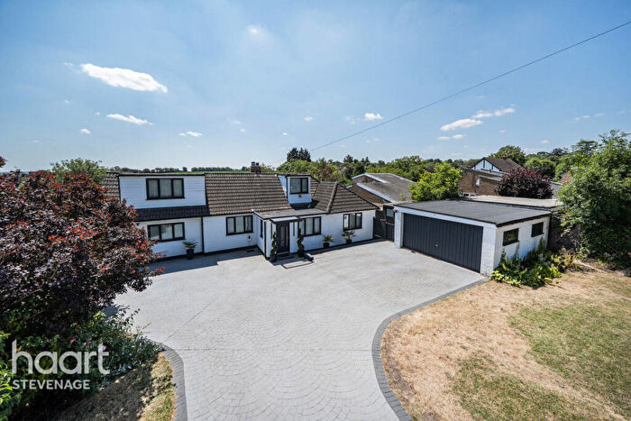 4 Bedroom Bungalow For Sale In Benington Road, Stevenage, SG2