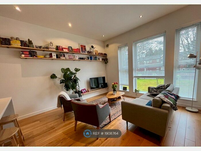 2 Bedroom Flat To Rent In Carlton Terrace, Manchester, M16