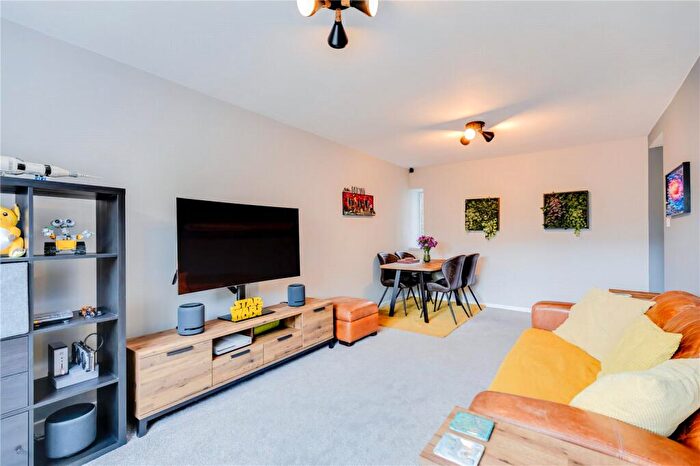 2 Bedroom Apartment For Sale In Cowper Court, Cowper Place, Roath, Cardiff, CF24