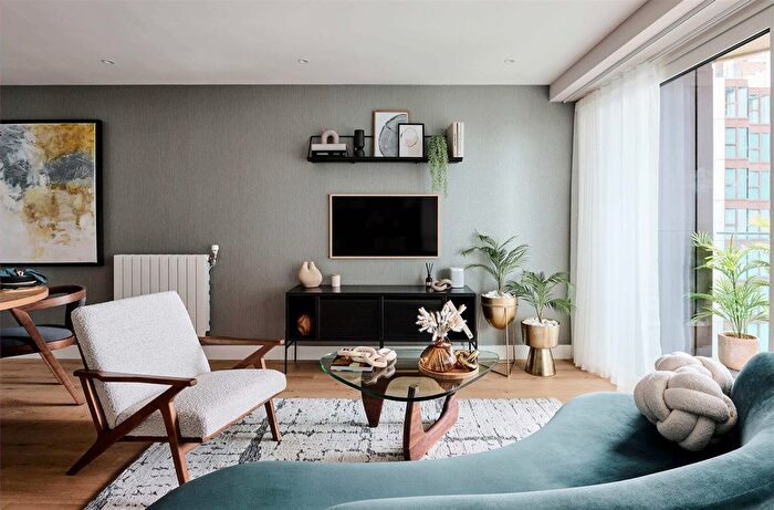 1 Bedroom Flat For Sale In Lombard Square, Nathan Way, Plumstead, London, SE28