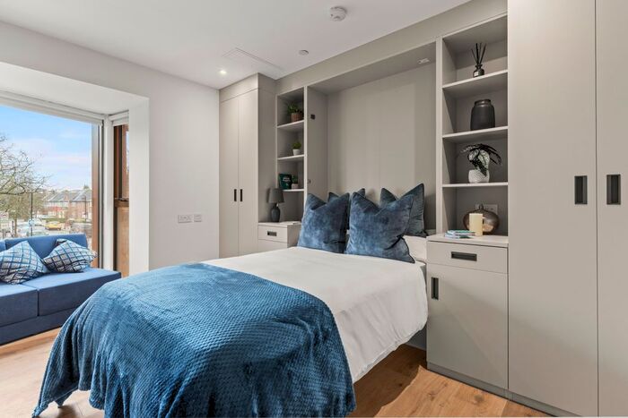 Studio To Rent In Hanger Lane, Ealing, W5