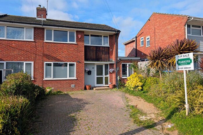 3 Bedroom Semi-Detached House For Sale In Hill Park Road, Fareham, PO15