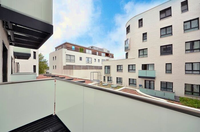 1 Bedroom Flat To Rent In St. Luke's Avenue, London, SW4