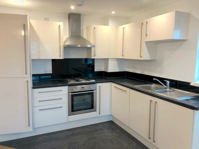 2 Bedroom Property To Rent In Ocean Crescent, Plymouth *Zero Deposit Guarantee Available*, PL1