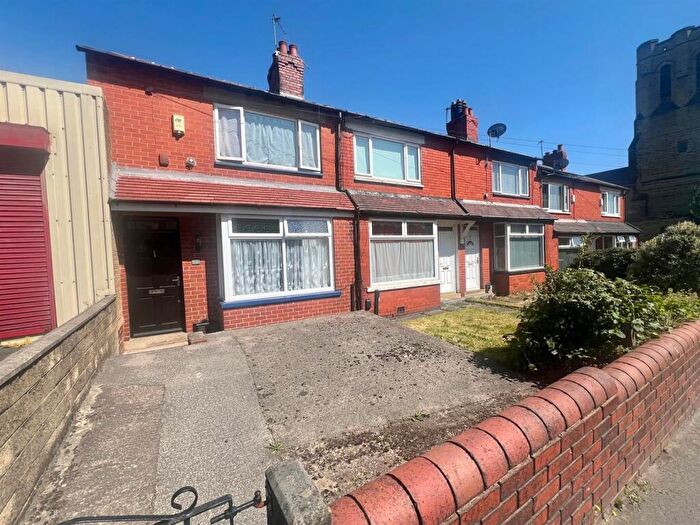2 Bedroom House For Sale In Queens Road, Halifax, HX1