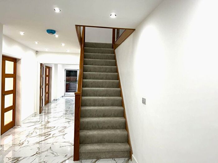 5 Bedroom Detached House For Sale In Hamstead Hill, Birmingham, B20