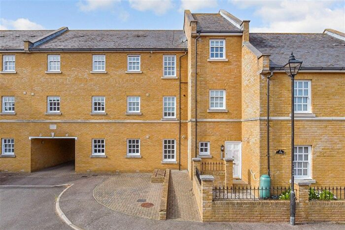1 Bedroom Flat For Sale In Coventry Gardens, Deal, Kent, CT14