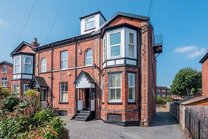 1 Bedroom Flat For Sale In Barrington Road, Altrincham, WA14