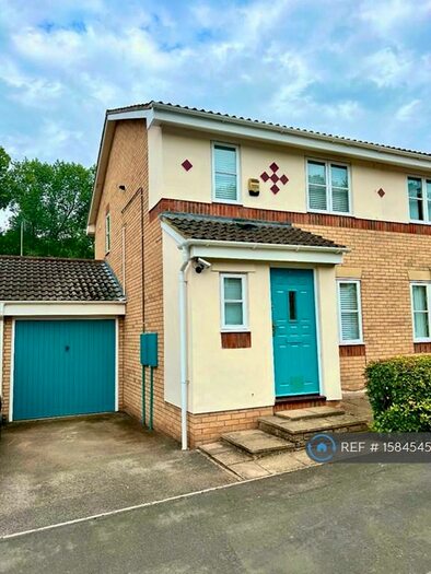 3 Bedroom Semi-Detached House To Rent In Robertson Drive, Bristol, BS4
