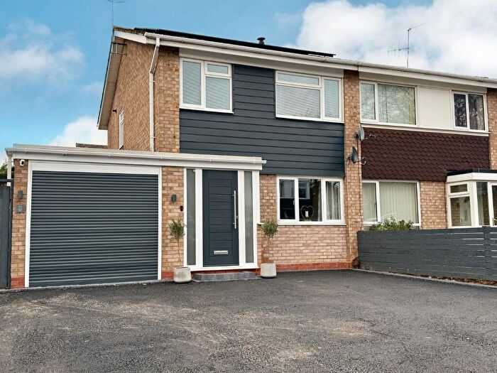 3 Bedroom Semi Detached House For Sale In Verney Drive, Stratford-Upon-Avon, Warwickshire, CV37