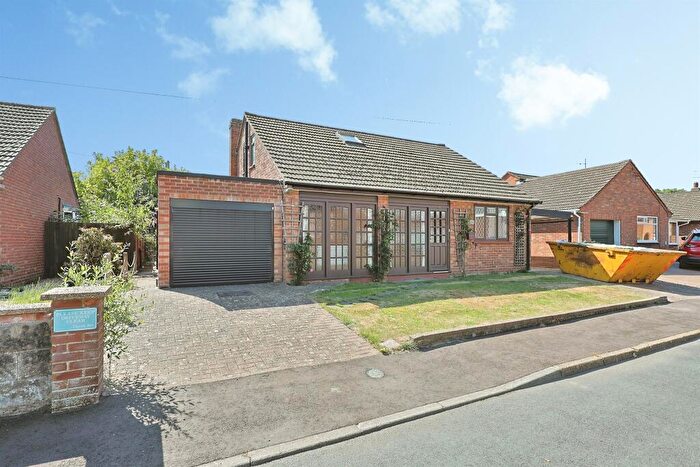 4 Bedroom Bungalow For Sale In Swanton Grove, Dereham, NR19