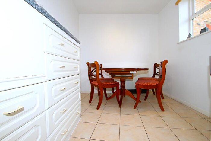 2 Bedroom Apartment To Rent In Chamberlayne Ave, Wembley, HA9