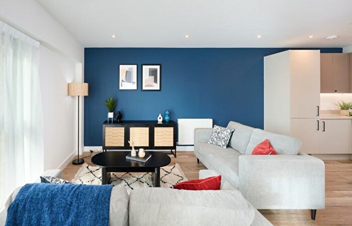 2 Bedroom Apartment For Sale In Green Park Village & Bankside Gardens, Flagstaff Road, Reading, RG2