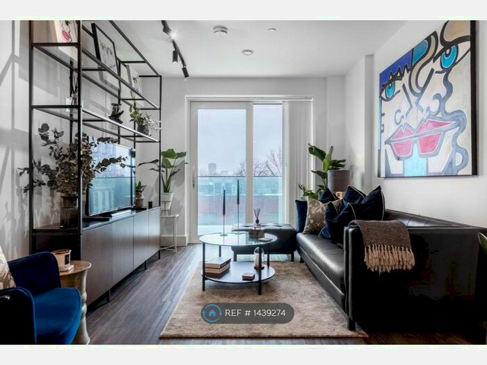 Studio To Rent In Victoria Road, London, W3