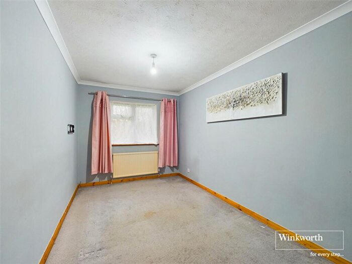 2 Bedroom Apartment To Rent In St. Marys Avenue, Purley On Thames, Reading, Berkshire, RG8