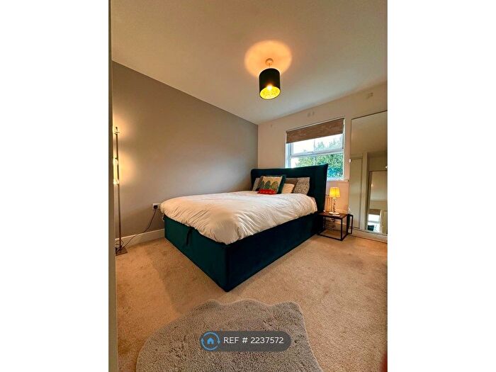 5 Bedroom Semi-Detached House To Rent In Powell Gardens, Redhill, RH1