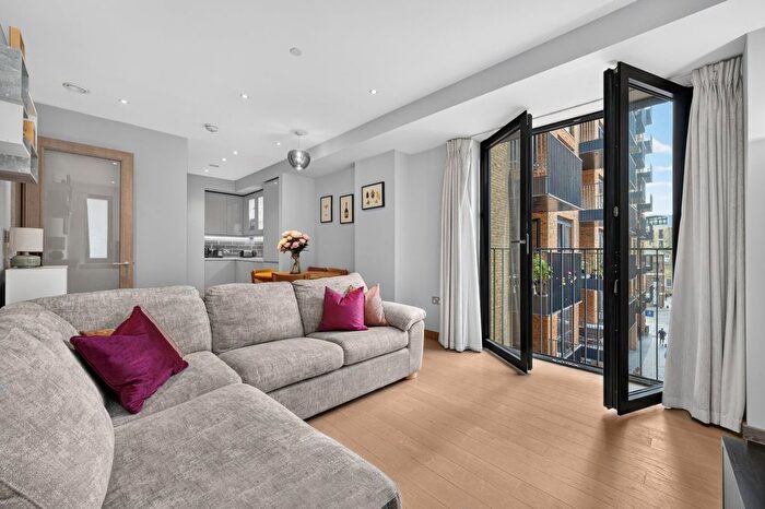 1 Bedroom Flat For Sale In Tritton House, Ryeland Boulevard, SW18