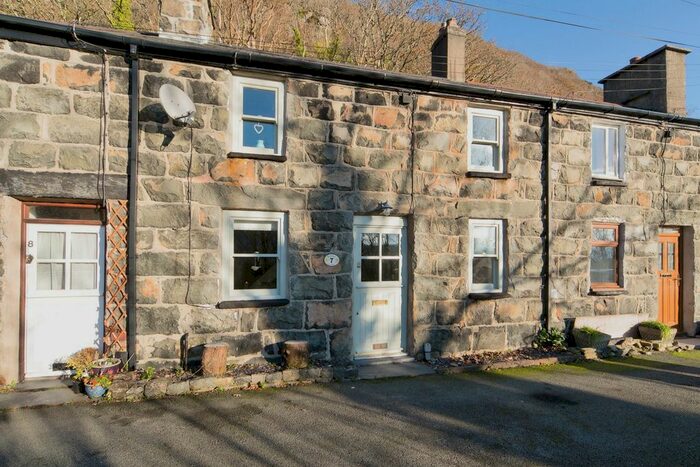 3 Bedroom Terraced House For Sale In Sunnyside, Tremadog, Porthmadog, Gwynedd, LL49