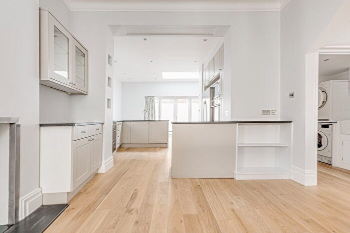 6 Bedroom End Of Terrace House To Rent In Waldemar Avenue, Parsons Green, SW6