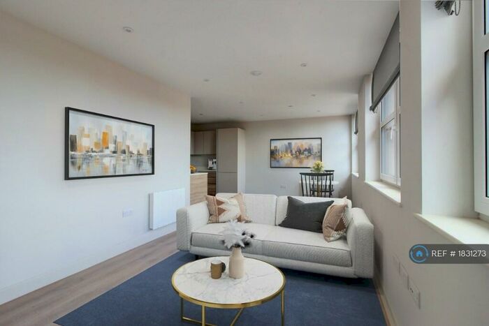 2 Bedroom Flat To Rent In Richmond Hill, Bournemouth, BH2