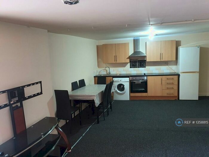 1 Bedroom Flat To Rent In Low Street, Sutton-In-Ashfield, NG17