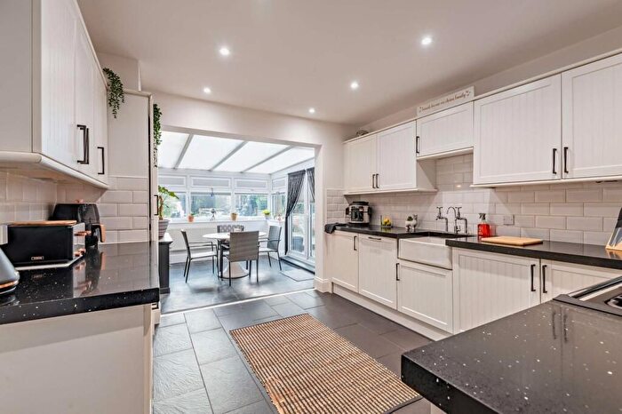 3 Bedroom Property To Rent In Common Lane, Dartford, DA2