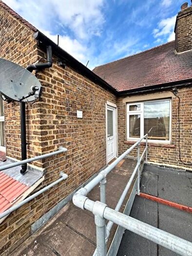 2 Bedroom Property To Rent In Lampits Hill, Corringham, Essex, SS17