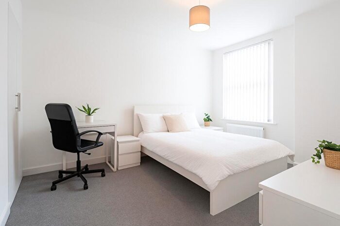 3 Bedroom House To Rent In Duchess Road, Sheffield, S2