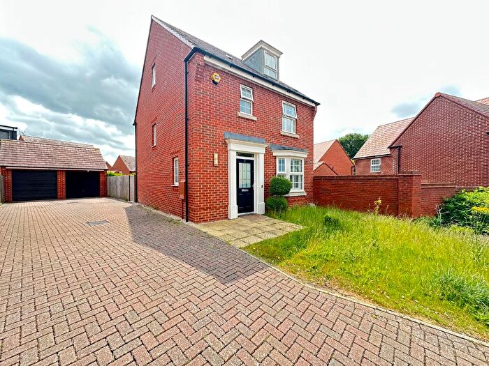 4 Bedroom Detached House To Rent In Cassidy Close, Luton, Bedfordshire, LU2