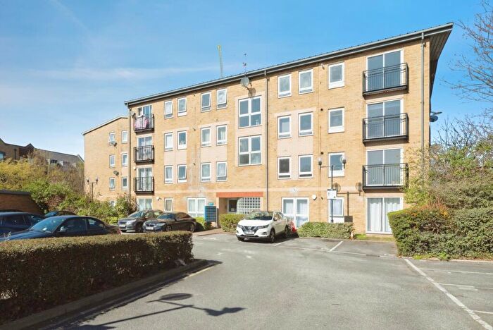 2 Bedroom Flat For Sale In Abbey Road, Barking, IG11