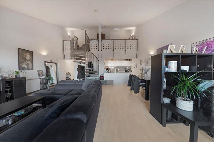 1 Bedroom Apartment For Sale In Silverdale, London, SE26