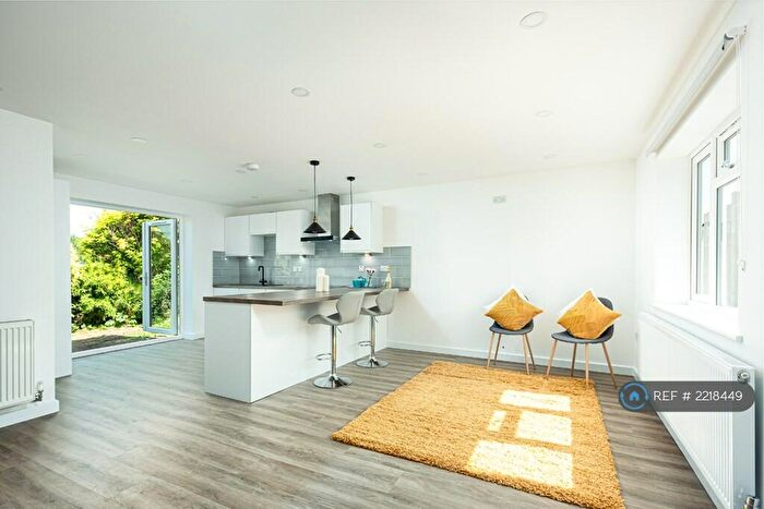 2 Bedroom Detached House To Rent In St Johns Crescent, Bristol, BS3