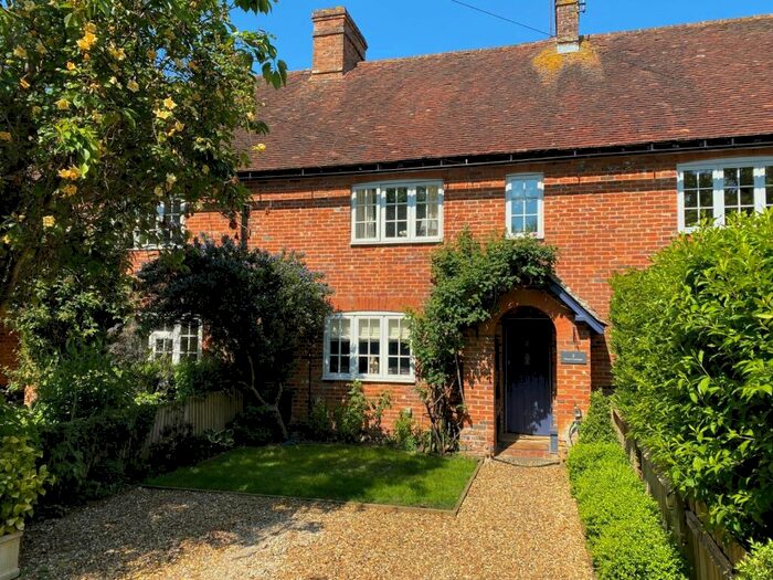 3 Bedroom Terraced House For Sale In The Street, Long Sutton, Hampshire, RG29