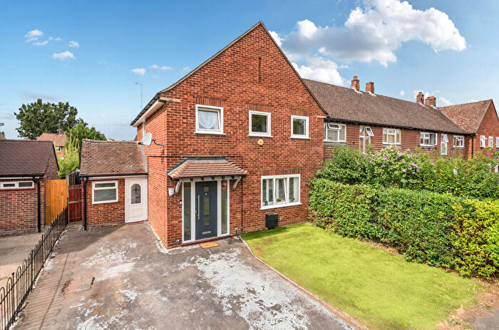 3 Bedroom End Of Terrace House For Sale In Fir Tree Road, Guildford, Surrey, GU1