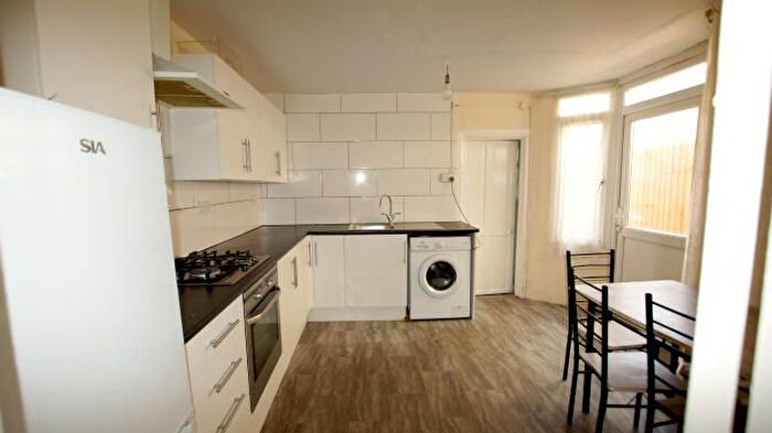 1 Bedroom Flat To Rent In Patrick Road, London, E13