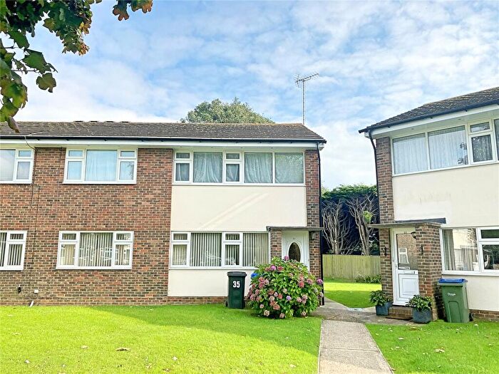 2 Bedroom Flat For Sale In Elm Place, Rustington, Littlehampton, West Sussex, BN16