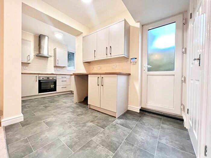 3 Bedroom Semi-Detached House To Rent In Batworth Road, Shirecliffe, S5